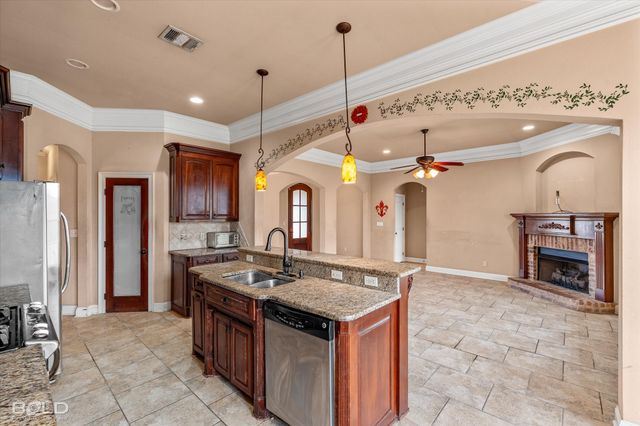 519 Brompton Lane, Bossier City, LA 71111