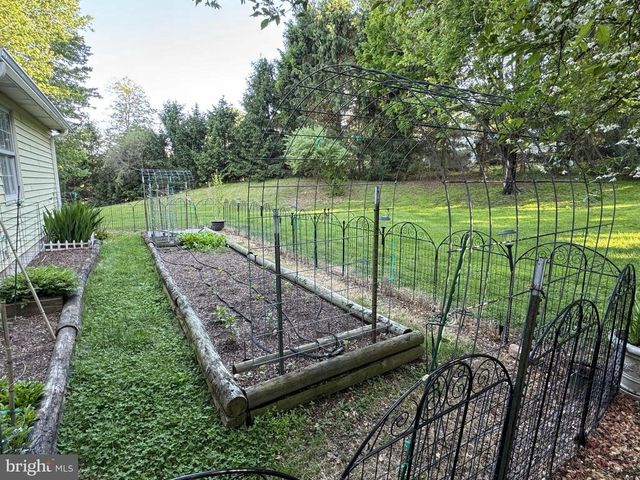 9032 JAMES MADISON HWY, The Plains, VA 20198