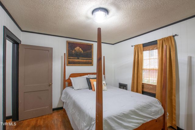 1321 Holly Court, Bristol, TN 37620