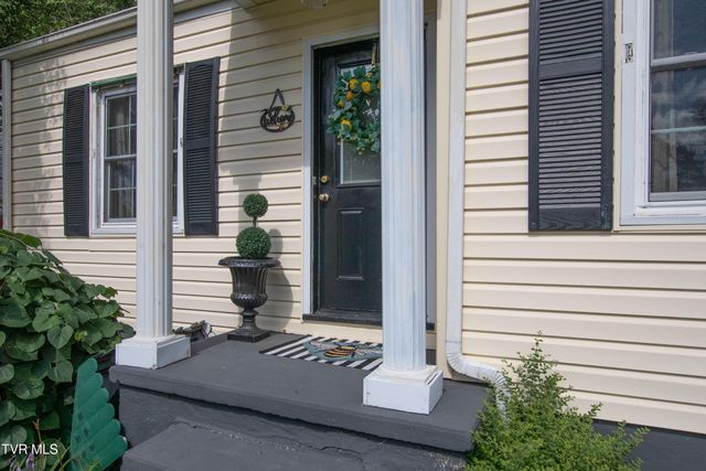 1321 Holly Court, Bristol, TN 37620