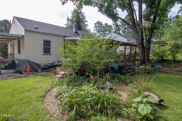 1321 Holly Court, Bristol, TN 37620