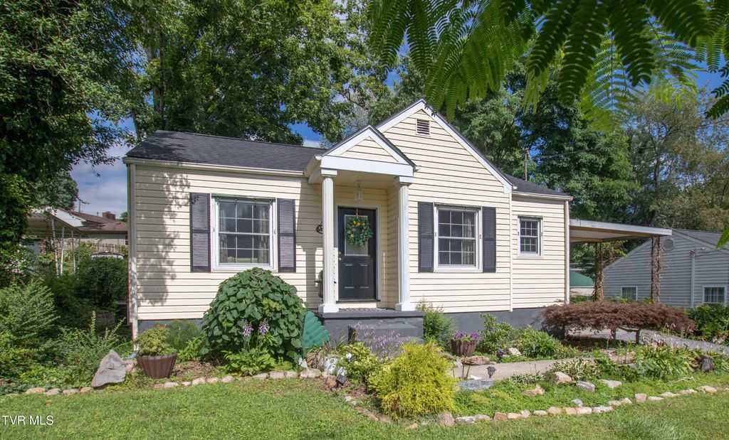 1321 Holly Court, Bristol, TN 37620
