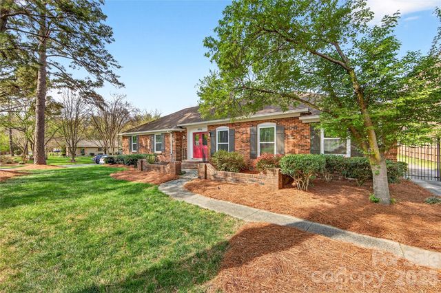 10932 Blue Heron Drive, Charlotte, NC 28226