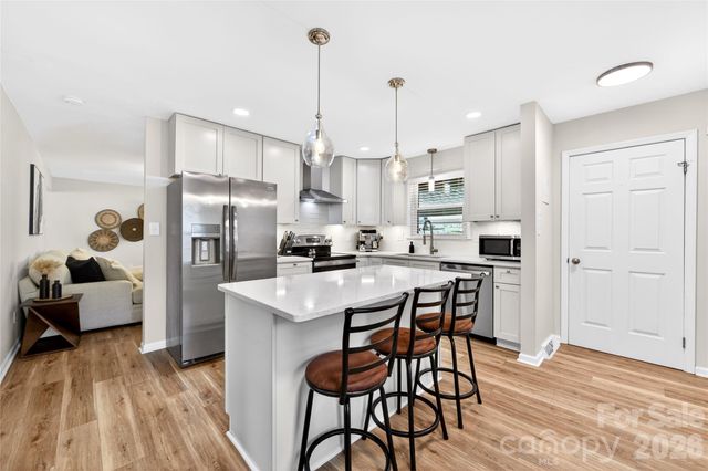 10932 Blue Heron Drive, Charlotte, NC 28226