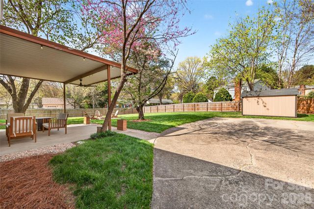 10932 Blue Heron Drive, Charlotte, NC 28226