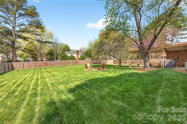 10932 Blue Heron Drive, Charlotte, NC 28226