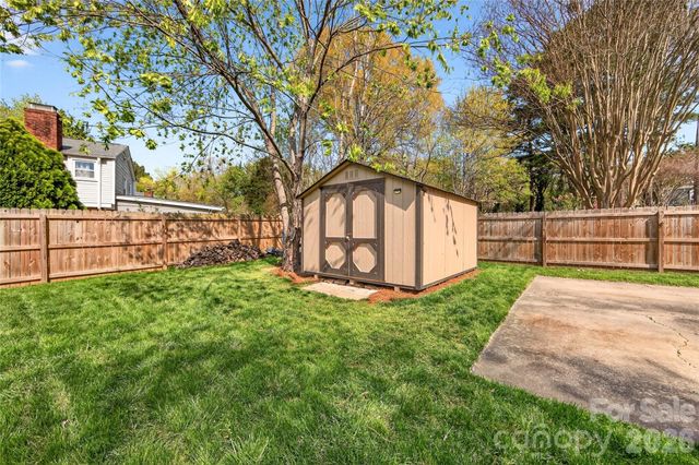 10932 Blue Heron Drive, Charlotte, NC 28226