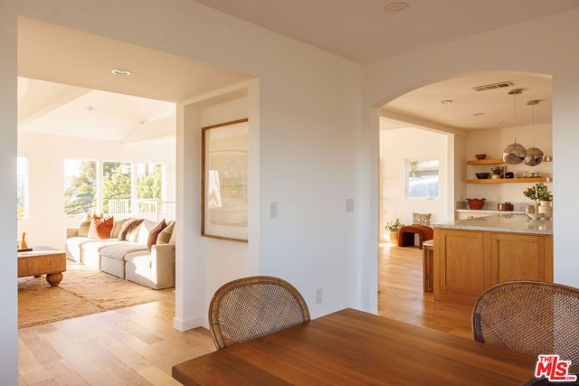 1876 Lemoyne Street, Los Angeles, CA 90026