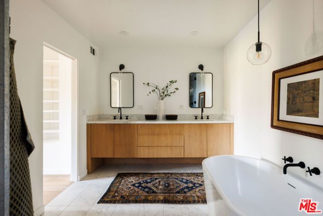 1876 Lemoyne Street, Los Angeles, CA 90026