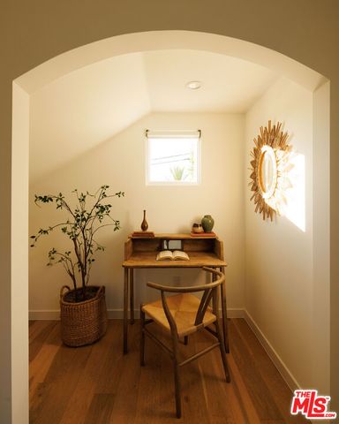 1876 Lemoyne Street, Los Angeles, CA 90026