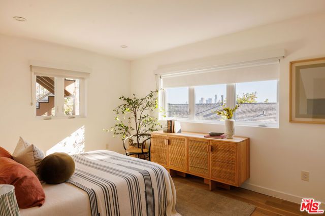 1876 Lemoyne Street, Los Angeles, CA 90026