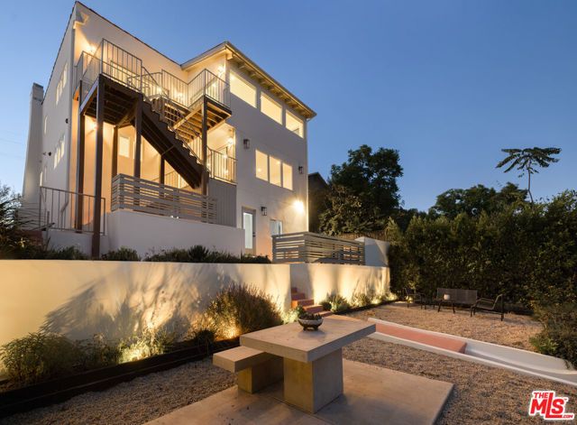 1876 Lemoyne Street, Los Angeles, CA 90026