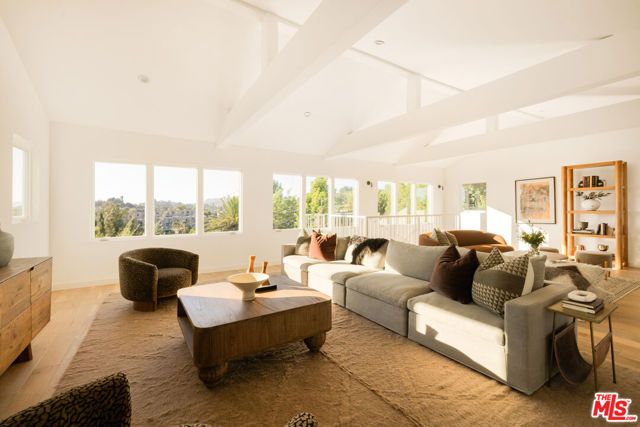 1876 Lemoyne Street, Los Angeles, CA 90026