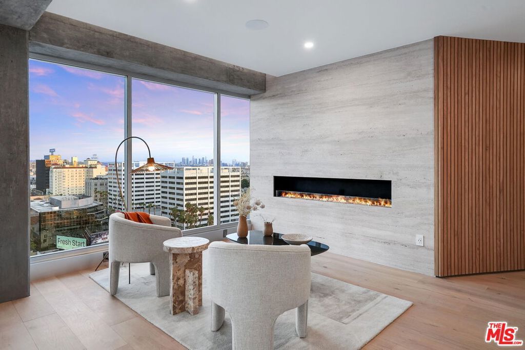 Image 22 of property listing at 7135 Hollywood Boulevard PHE, Los Angeles, CA 90046