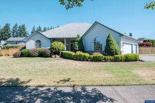 1761 E Burnett St, Stayton, OR 97383