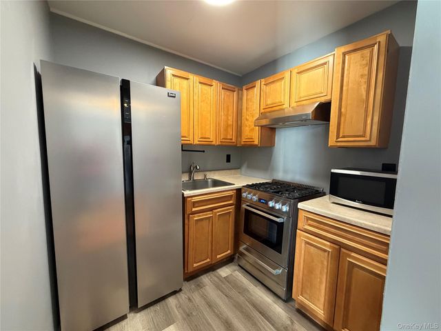 1 Redwood Court 1, Coram, NY 11727