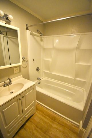 37 Railroad Ave 6, Beverly, MA 01915