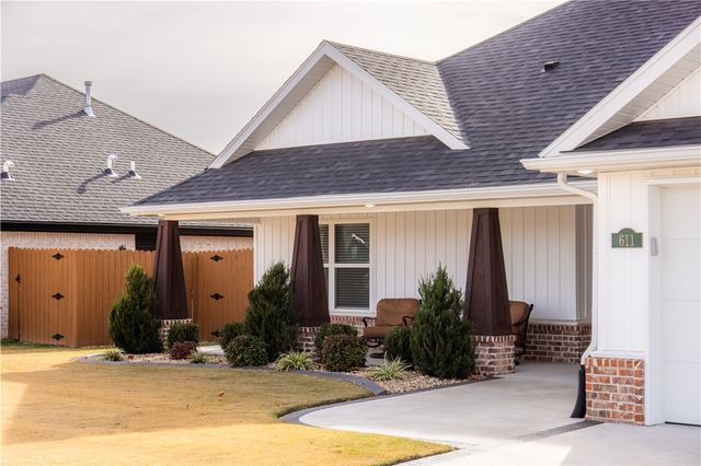 611 Morgan Street, Centerton, AR 72719