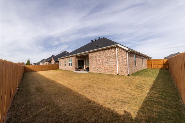 611 Morgan Street, Centerton, AR 72719