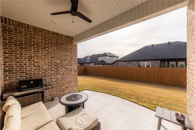 611 Morgan Street, Centerton, AR 72719