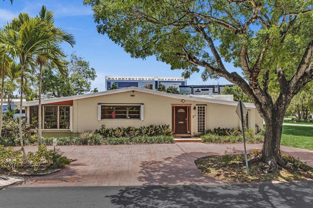 1300 Cordova Road, Fort Lauderdale, FL 33316