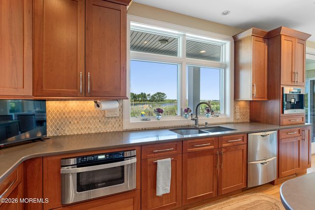 7 Harbor Drive, Rumson, NJ 07760