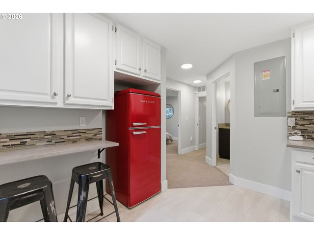1234 Sw 57TH Ave, Portland, OR 97221