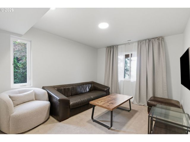 1234 Sw 57TH Ave, Portland, OR 97221