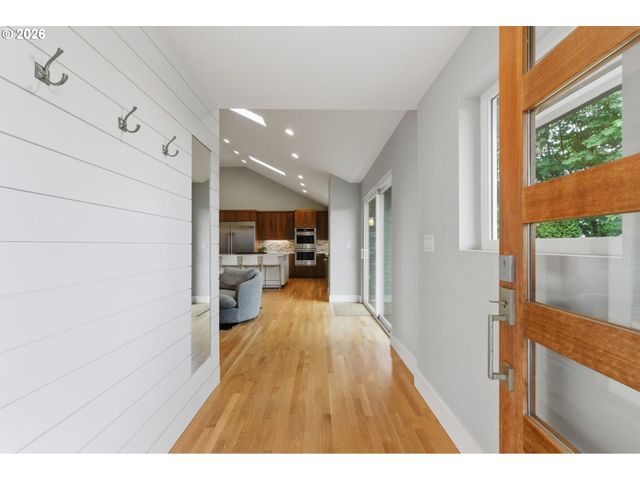 1234 Sw 57TH Ave, Portland, OR 97221
