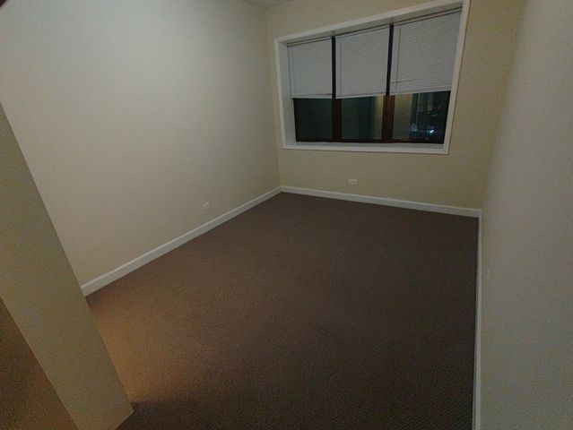 4752 S Wabash Avenue 102, Chicago, IL 60615