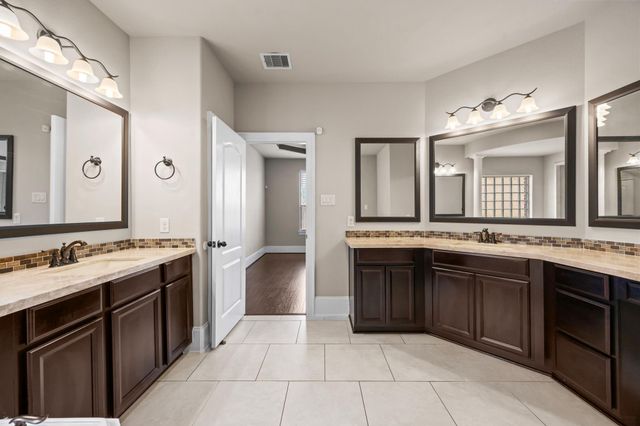 13403 Sunset Bay Lane, Pearland, TX 77584