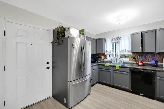 27 Guilford Street, Hartford, CT 06120