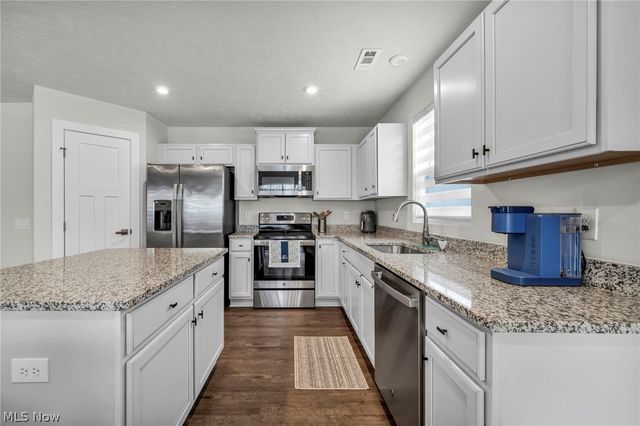 141 W Spring Drive, Elyria, OH 44035