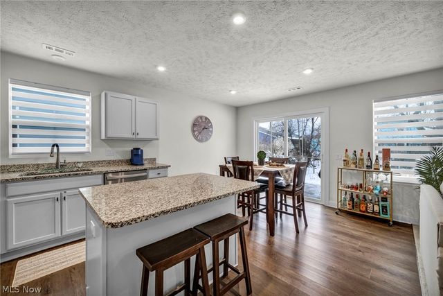 141 W Spring Drive, Elyria, OH 44035