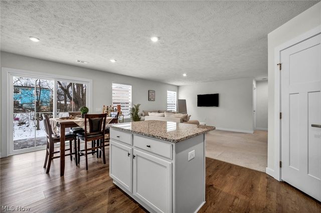 141 W Spring Drive, Elyria, OH 44035