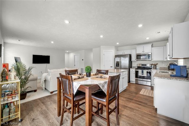 141 W Spring Drive, Elyria, OH 44035