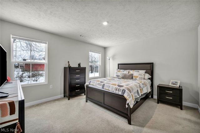 141 W Spring Drive, Elyria, OH 44035