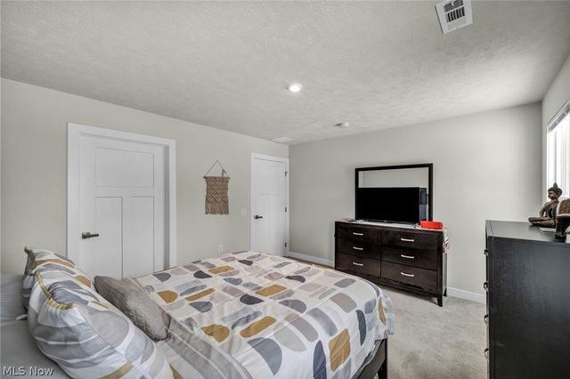 141 W Spring Drive, Elyria, OH 44035