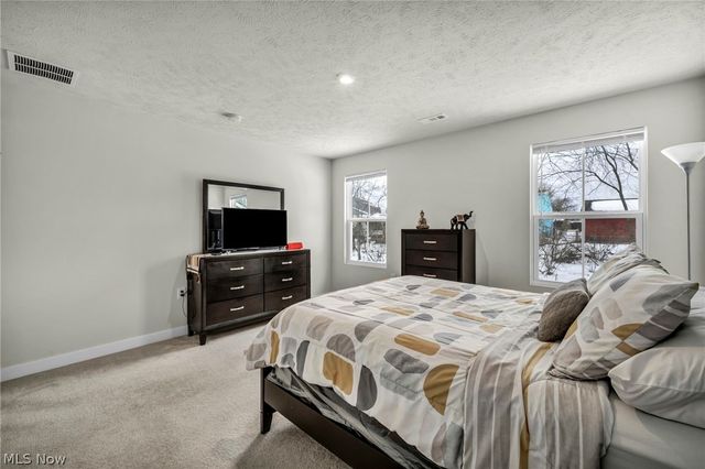 141 W Spring Drive, Elyria, OH 44035