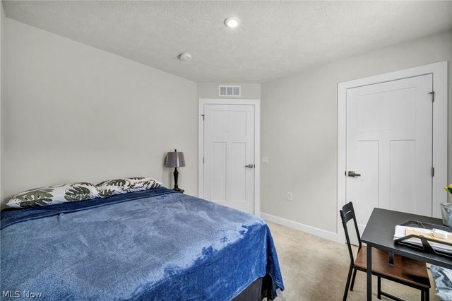 141 W Spring Drive, Elyria, OH 44035