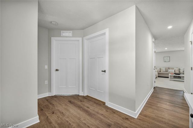 141 W Spring Drive, Elyria, OH 44035