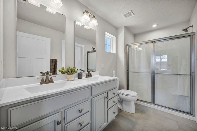 141 W Spring Drive, Elyria, OH 44035