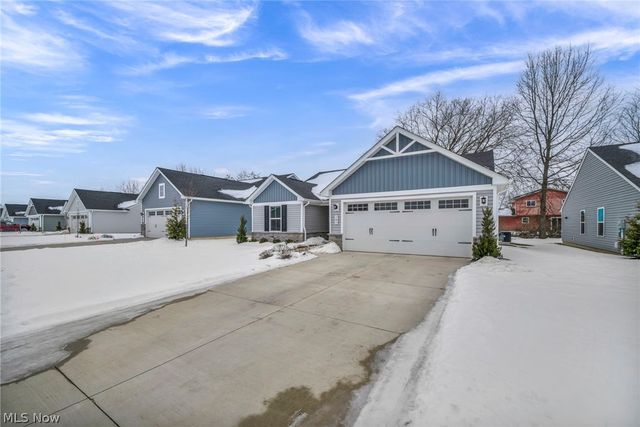 141 W Spring Drive, Elyria, OH 44035