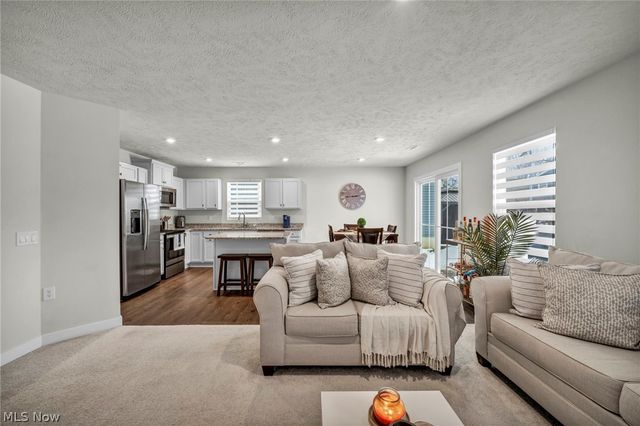 141 W Spring Drive, Elyria, OH 44035