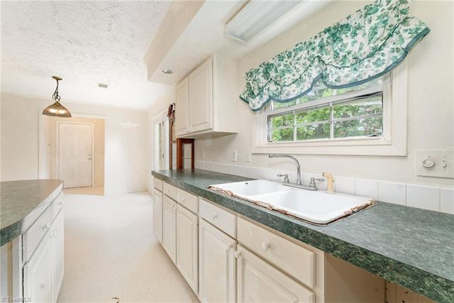 1416 Southmont Drive, Asheboro, NC 27205