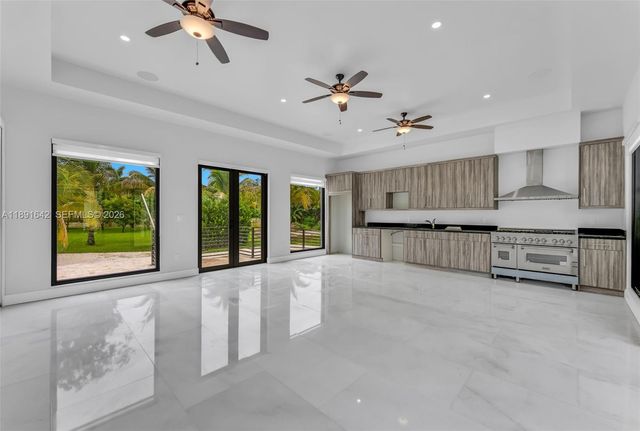 12175 SW 45th St, Miami, FL 33175