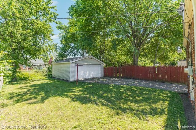20214 Greeley Street, Highland Park, MI 48203