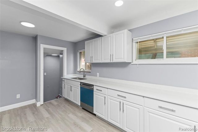 20214 Greeley Street, Highland Park, MI 48203