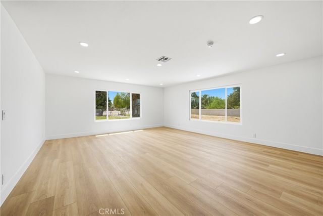 20950 Warren, Perris, CA 92570