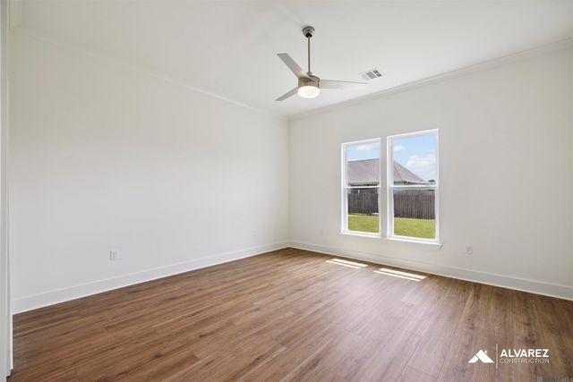 10141 Sanctuary Oaks Dr, Baton Rouge, LA 70817